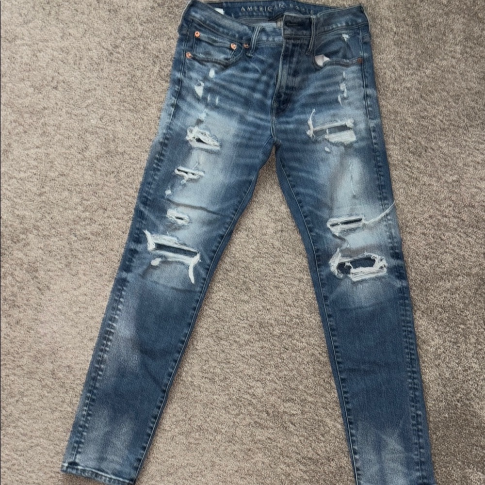 American eagle Distressed Blue Jeans